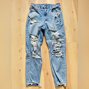 American Eagle 6 Light Wash Curvy Mom Jean Destruction Rips Holes Raw Hem